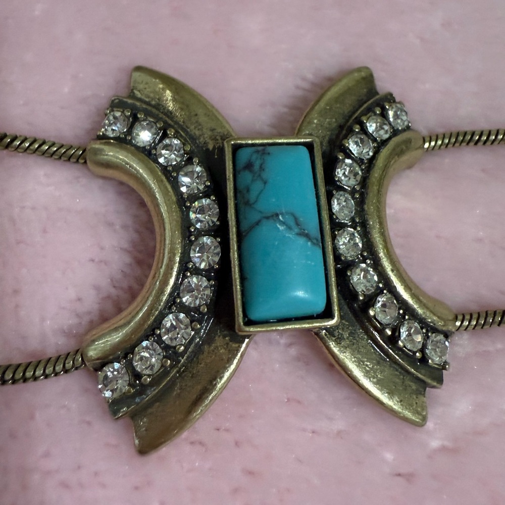 Chloe + Isabel Capri Toggle Bracelet